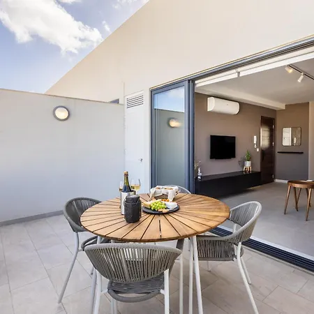 New Modern Penthouse With Sunny Terrace Appartamento *
