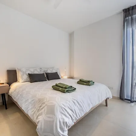 Apartment New Modern Penthouse With Sunny Terrace *